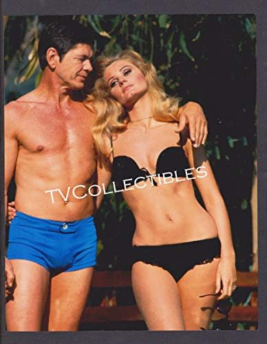 Снимка 8x10 ~ Чарлз Бронсън и Джил Айрленд ~ Откровени снимки без риза и бикини