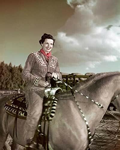 Гейл Ръсел, езда на кон в дрехи от еленова кожа кожа с ресни, снимка на 1940-те години с размер 8х10 инча